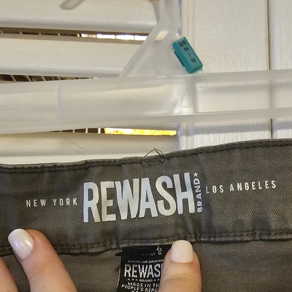 Rewash skinny jeans type pants - button up - Picture 6 of 7